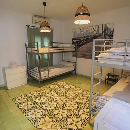 Barbatuke - Art & Hostel * Málaga