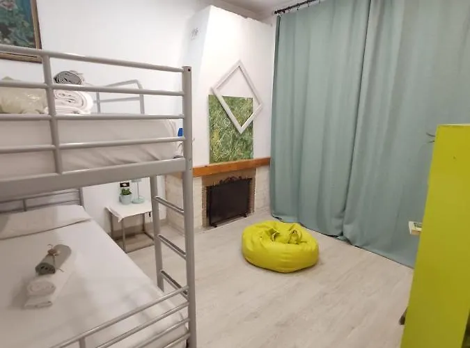 Barbatuke - Art & Hostel Малага